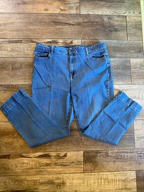 L.L. Bean Women’s Classic Straight Jeans in Medium Blue